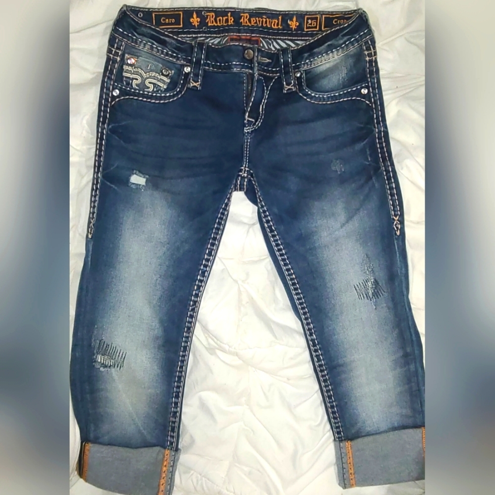 NWOT ROCK REVIVAL CARO CROPPED JEANS